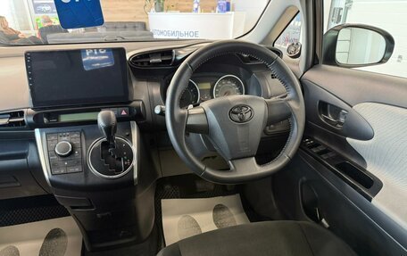 Toyota Wish II, 2011 год, 1 449 000 рублей, 15 фотография