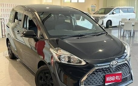 Toyota Sienta II, 2022 год, 1 425 000 рублей, 1 фотография