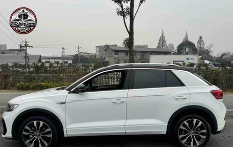 Volkswagen T-Roc I, 2022 год, 1 650 000 рублей, 2 фотография