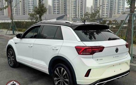 Volkswagen T-Roc I, 2022 год, 1 650 000 рублей, 3 фотография