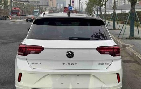 Volkswagen T-Roc I, 2022 год, 1 650 000 рублей, 4 фотография