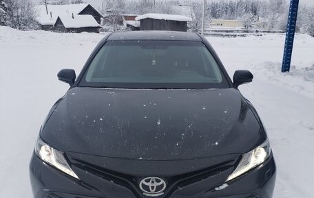 Toyota Camry, 2018 год, 2 350 000 рублей, 1 фотография