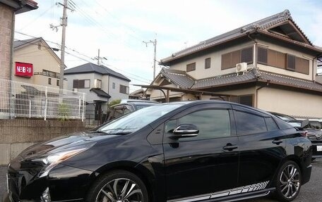 Toyota Prius IV XW50, 2018 год, 1 650 000 рублей, 1 фотография