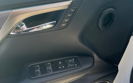 Lexus RX IV рестайлинг, 2018 год, 4 300 000 рублей, 10 фотография