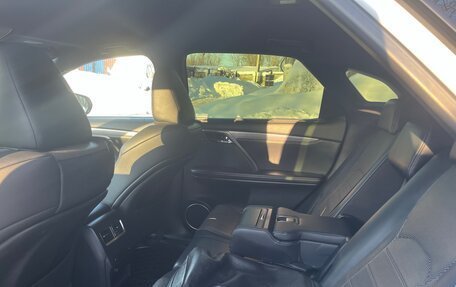 Lexus RX IV рестайлинг, 2018 год, 4 300 000 рублей, 17 фотография