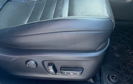 Lexus RX IV рестайлинг, 2018 год, 4 300 000 рублей, 25 фотография