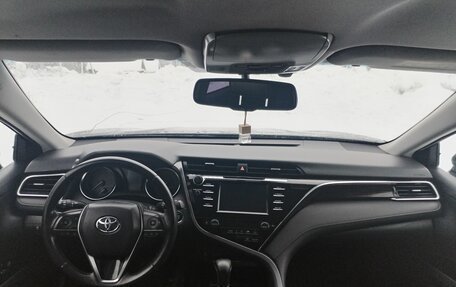 Toyota Camry, 2018 год, 2 350 000 рублей, 7 фотография