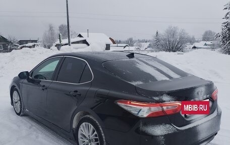 Toyota Camry, 2018 год, 2 350 000 рублей, 5 фотография