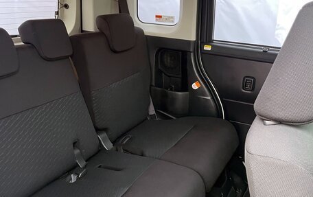 Toyota Roomy I, 2017 год, 1 099 888 рублей, 7 фотография