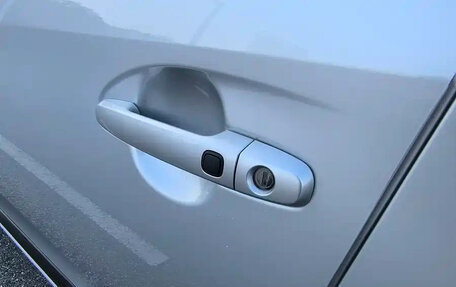 Toyota Yaris XP150 рестайлинг, 2022 год, 1 000 000 рублей, 17 фотография