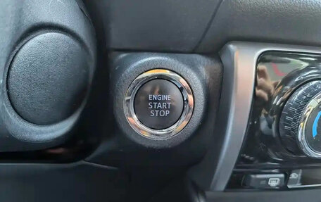 Toyota Yaris XP150 рестайлинг, 2022 год, 1 000 000 рублей, 19 фотография