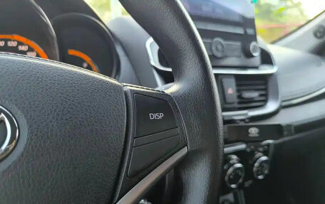 Toyota Yaris XP150 рестайлинг, 2022 год, 1 000 000 рублей, 23 фотография