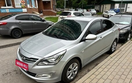Hyundai Solaris II рестайлинг, 2015 год, 1 150 000 рублей, 2 фотография