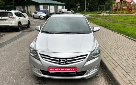 Hyundai Solaris II рестайлинг, 2015 год, 1 150 000 рублей, 4 фотография