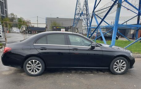 Mercedes-Benz E-Класс, 2020 год, 2 500 000 рублей, 3 фотография