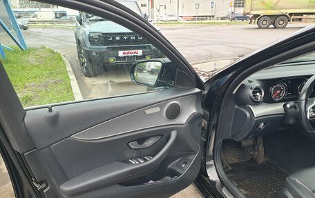 Mercedes-Benz E-Класс, 2020 год, 2 500 000 рублей, 10 фотография