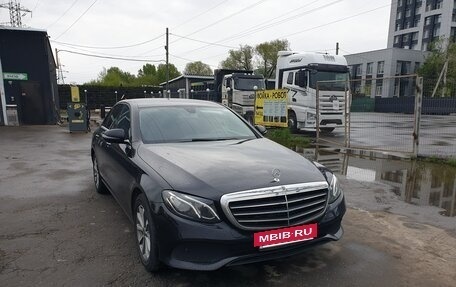 Mercedes-Benz E-Класс, 2020 год, 2 500 000 рублей, 4 фотография