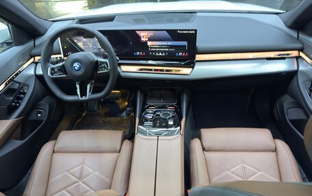 BMW 5 серия, 2025 год, 7 990 000 рублей, 21 фотография