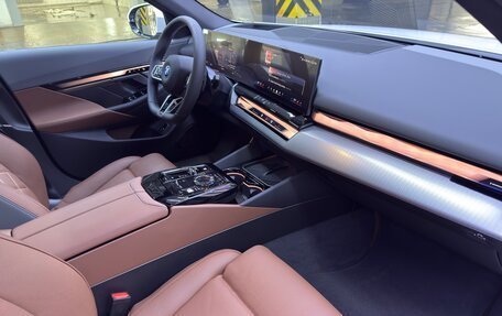 BMW 5 серия, 2025 год, 7 990 000 рублей, 14 фотография