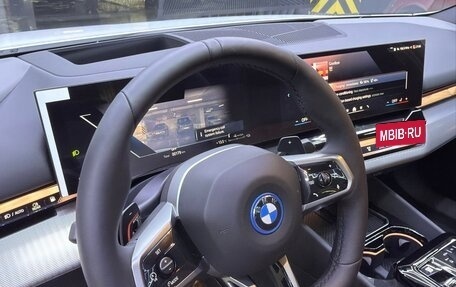 BMW 5 серия, 2025 год, 7 990 000 рублей, 9 фотография