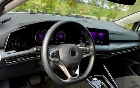 Volkswagen Golf VIII, 2022 год, 2 050 000 рублей, 12 фотография