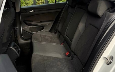 Volkswagen Golf VIII, 2022 год, 2 050 000 рублей, 16 фотография