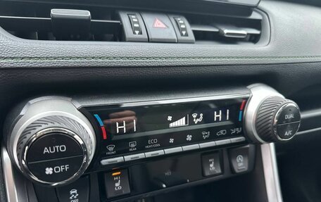 Toyota RAV4, 2025 год, 4 080 000 рублей, 15 фотография