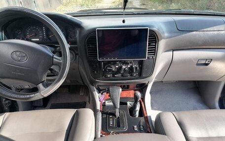 Toyota Land Cruiser 100 рестайлинг 2, 1999 год, 1 590 000 рублей, 7 фотография