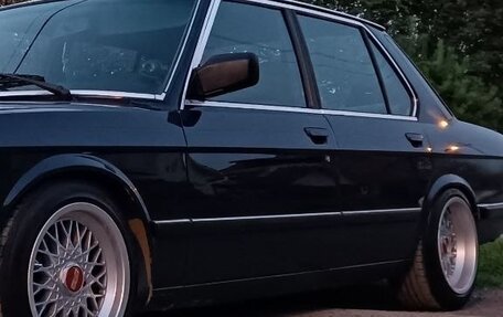 BMW 5 серия, 1986 год, 900 000 рублей, 2 фотография