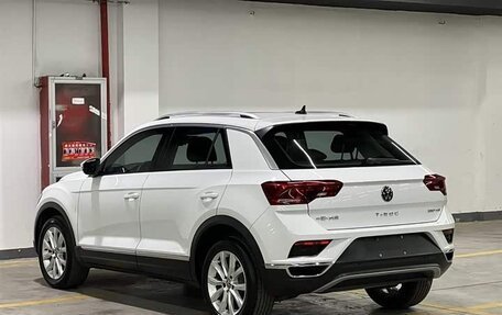 Volkswagen T-Roc I, 2022 год, 1 785 000 рублей, 3 фотография