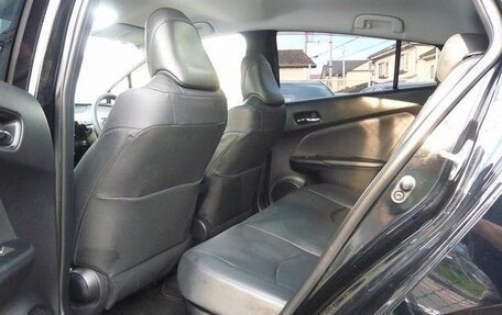 Toyota Prius IV XW50, 2018 год, 1 650 000 рублей, 13 фотография