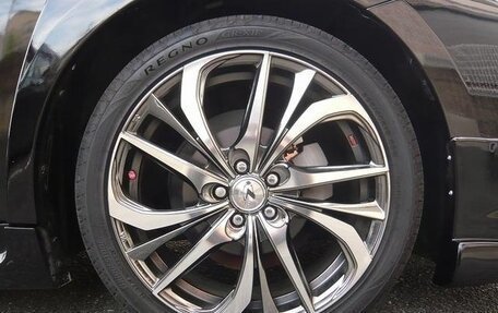 Toyota Prius IV XW50, 2018 год, 1 650 000 рублей, 16 фотография