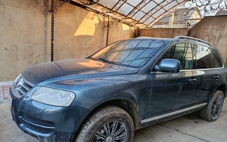 Volkswagen Touareg III, 2004 год, 750 000 рублей, 3 фотография