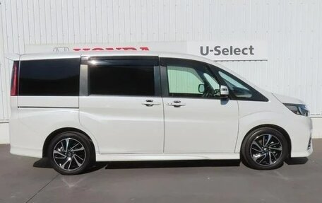 Honda Stepwgn IV, 2018 год, 2 014 000 рублей, 6 фотография