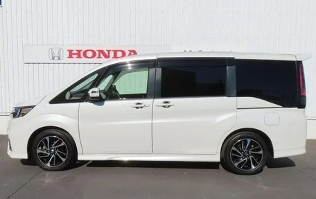 Honda Stepwgn IV, 2018 год, 2 014 000 рублей, 5 фотография