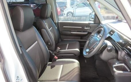 Honda Stepwgn IV, 2018 год, 2 014 000 рублей, 10 фотография