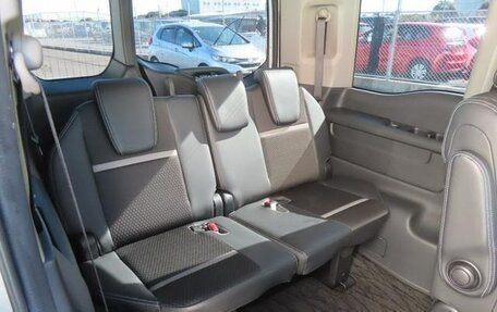 Honda Stepwgn IV, 2018 год, 2 014 000 рублей, 12 фотография