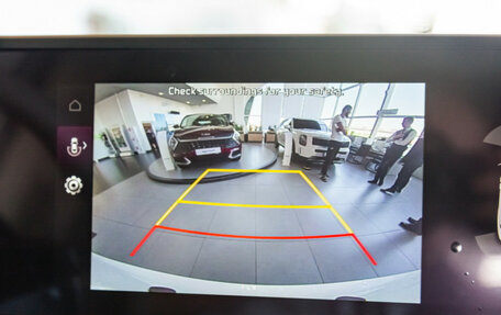 KIA Carnival, 2024 год, 6 490 000 рублей, 17 фотография