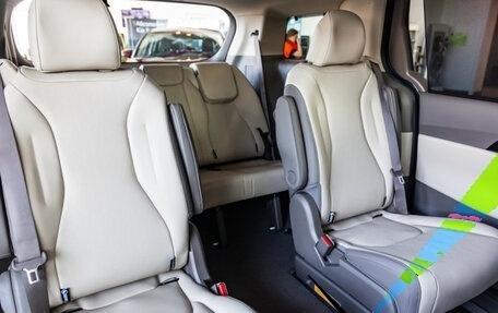 KIA Carnival, 2024 год, 6 490 000 рублей, 11 фотография