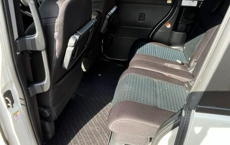 Toyota Roomy I, 2023 год, 934 000 рублей, 8 фотография