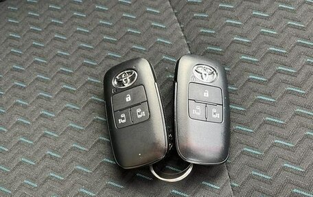 Toyota Roomy I, 2023 год, 934 000 рублей, 22 фотография