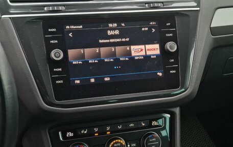 Volkswagen Tiguan II, 2020 год, 2 497 000 рублей, 19 фотография