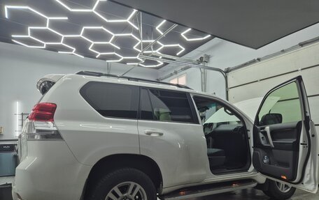 Toyota Land Cruiser Prado 150 рестайлинг 2, 2013 год, 3 150 000 рублей, 2 фотография