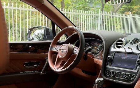 Bentley Bentayga I, 2016 год, 7 900 000 рублей, 2 фотография