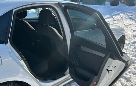 Audi A4, 2011 год, 850 000 рублей, 17 фотография