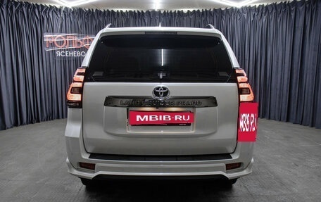 Toyota Land Cruiser Prado 150 рестайлинг 2, 2021 год, 7 998 000 рублей, 6 фотография