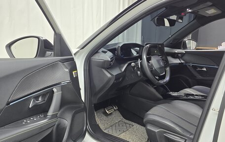 Peugeot 2008 II, 2022 год, 1 860 000 рублей, 11 фотография