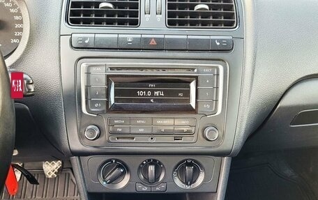 Volkswagen Polo VI (EU Market), 2013 год, 750 000 рублей, 13 фотография