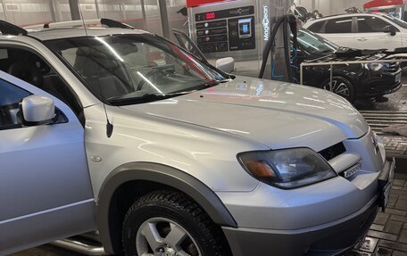 Mitsubishi Outlander III рестайлинг 3, 2003 год, 770 000 рублей, 9 фотография