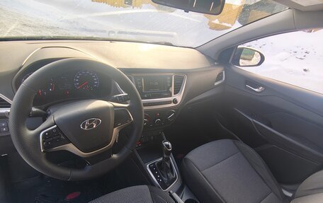 Hyundai Solaris II рестайлинг, 2019 год, 1 000 000 рублей, 6 фотография